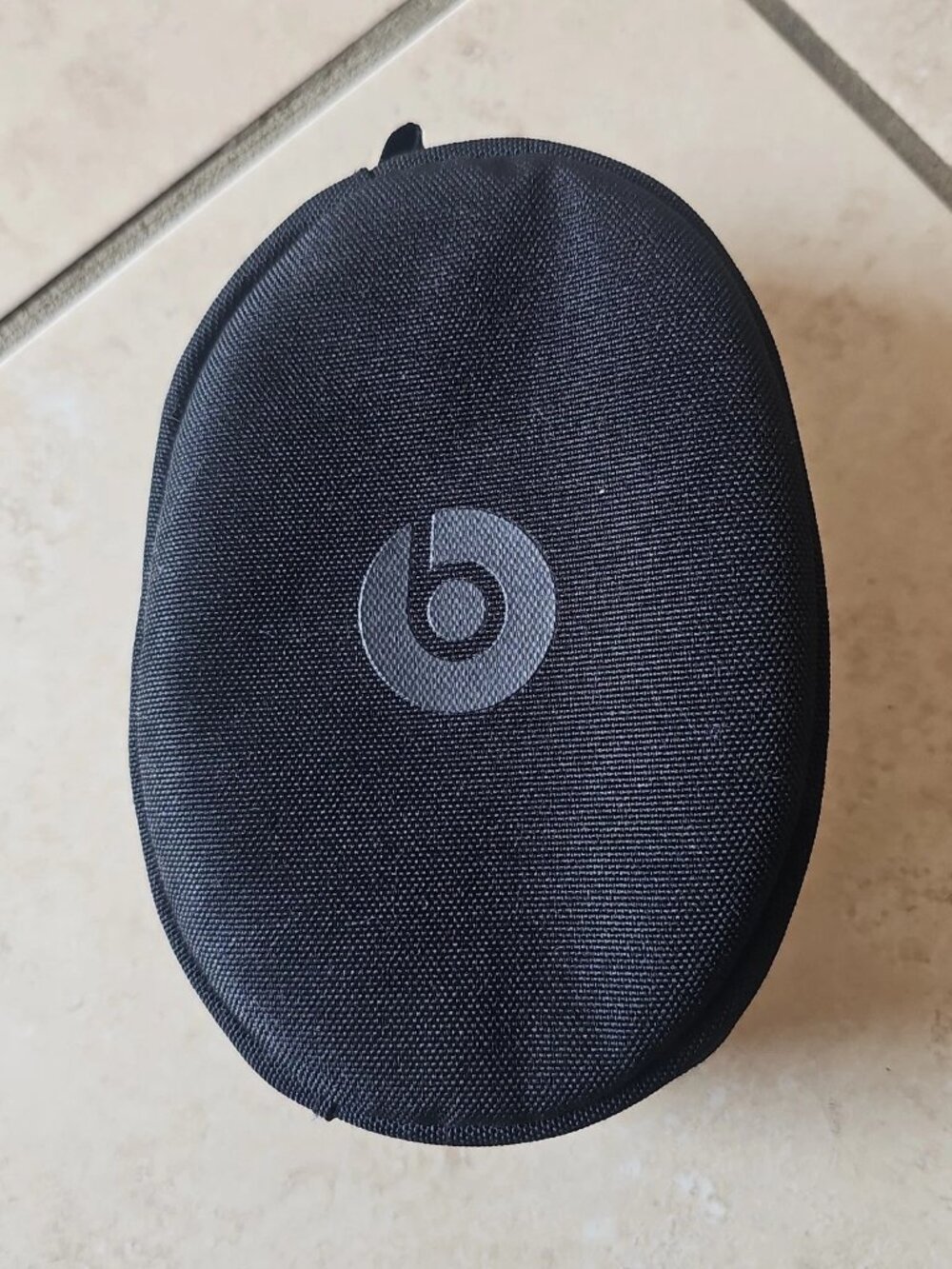 Beats by Dre Black Headphone Carrying Case W/"b" Logo